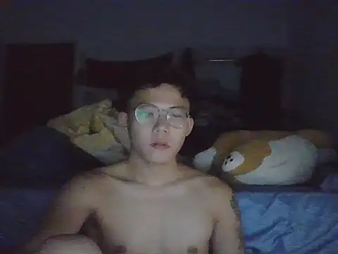 ZHIIz online show from December 15, 2025, 2:34 pm