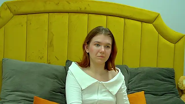 LessySmith online show from October 21, 2025, 4:23 am