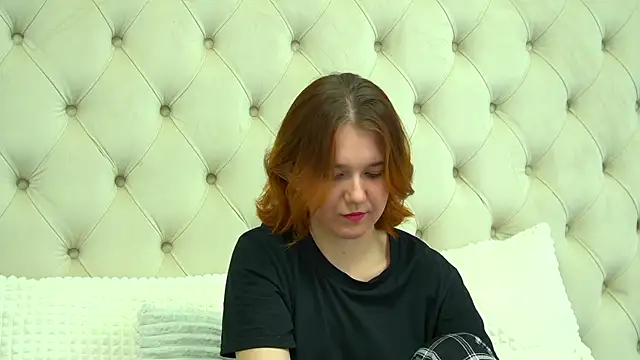 LessySmith online show from October 17, 2025, 4:31 pm