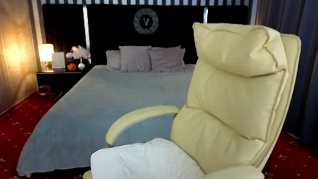 Lexi Si online show from November 4, 2025, 7:12 am