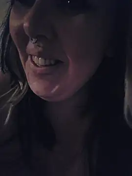 -BonnieBlack- online show from April 2, 2026, 4:08 am