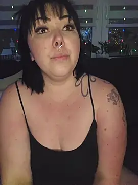 Snapshot of -BonnieBlack- chatting on December 20, 2025, 4:48 am -BonnieBlack- online show from December 20, 2025, 4:48 am