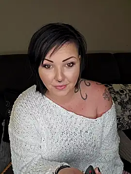 -BonnieBlack- online show from January 14, 2025, 8:04 pm