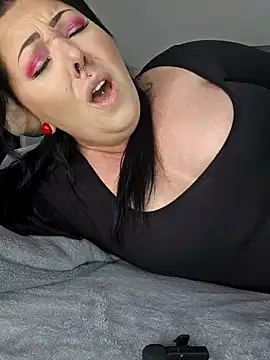 -BonnieBlack- online show from March 21, 2025, 6:27 am