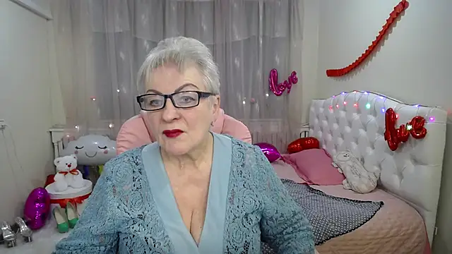 Snapshot of KayleSmoll chatting on March 5, 2025, 2:03 am KayleSmoll online show from March 5, 2025, 2:03 am