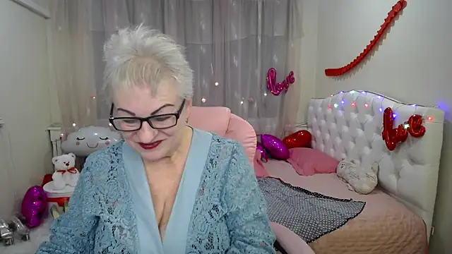 Snapshot of KayleSmoll chatting on March 1, 2025, 4:58 am KayleSmoll online show from March 1, 2025, 4:58 am