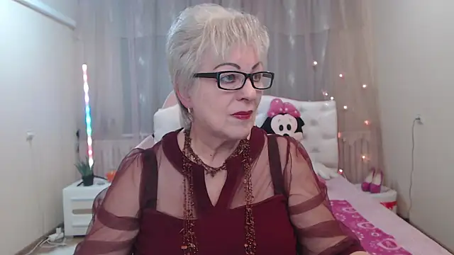 Snapshot of KayleSmoll chatting on September 12, 2025, 6:29 pm KayleSmoll online show from September 12, 2025, 6:29 pm