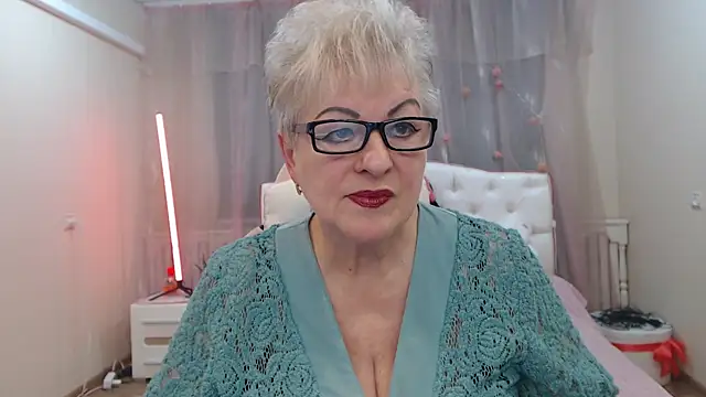 KayleSmoll online show from November 21, 2025, 7:46 pm