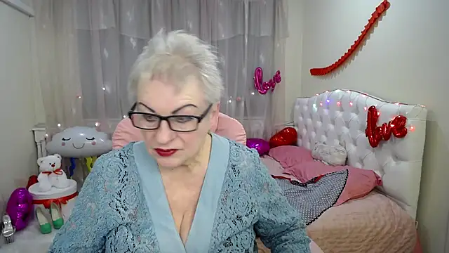 Snapshot of KayleSmoll chatting on February 27, 2025, 1:52 am KayleSmoll online show from February 27, 2025, 1:52 am