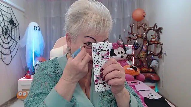 KayleSmoll online show from October 21, 2025, 6:51 pm