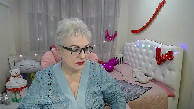 Snapshot of KayleSmoll chatting on March 13, 2025, 1:32 am KayleSmoll online show from March 13, 2025, 1:32 am