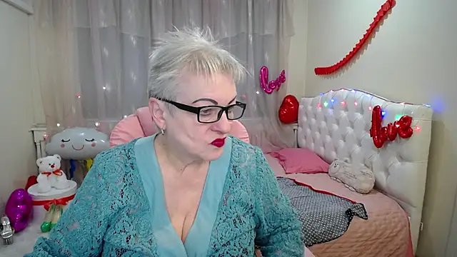 Snapshot of KayleSmoll chatting on February 22, 2025, 5:34 am KayleSmoll online show from February 22, 2025, 5:34 am