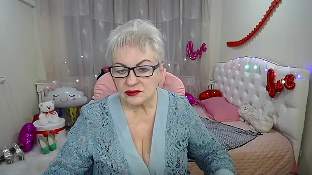 Snapshot of KayleSmoll chatting on March 5, 2025, 10:21 pm KayleSmoll online show from March 5, 2025, 10:21 pm