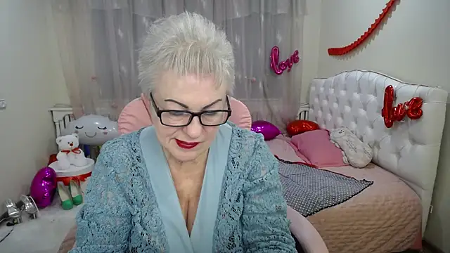 Snapshot of KayleSmoll chatting on March 9, 2025, 1:25 am KayleSmoll online show from March 9, 2025, 1:25 am
