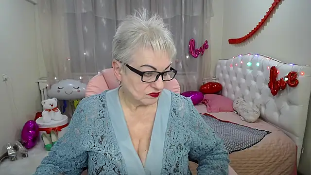 Snapshot of KayleSmoll chatting on March 2, 2025, 1:26 am KayleSmoll online show from March 2, 2025, 1:26 am