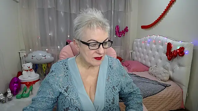 Snapshot of KayleSmoll chatting on February 20, 2025, 1:25 am KayleSmoll online show from February 20, 2025, 1:25 am