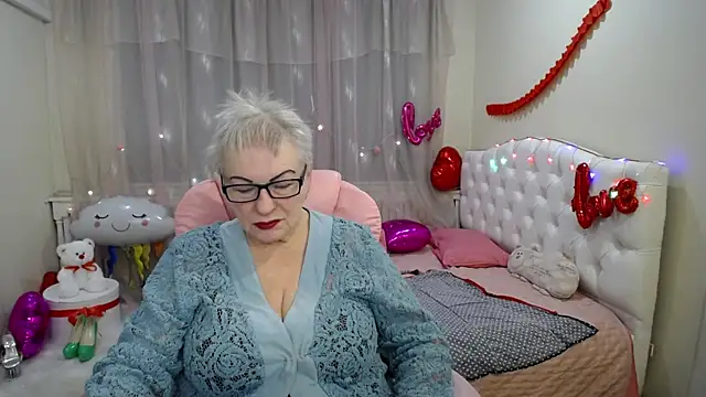 Snapshot of KayleSmoll chatting on February 22, 2025, 2:06 am KayleSmoll online show from February 22, 2025, 2:06 am