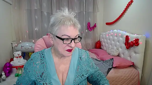 Snapshot of KayleSmoll chatting on February 22, 2025, 10:20 pm KayleSmoll online show from February 22, 2025, 10:20 pm