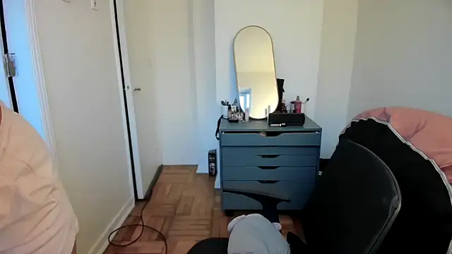 cinnamon rosa online show from March 12, 2025, 10:17 pm