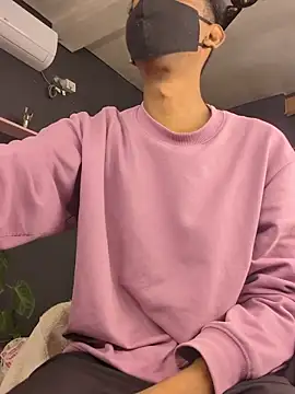 richardjames95 online show from December 3, 2025, 11:09 am