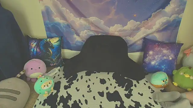 Snapshot of MilkyBunny chatting on February 11, 2026, 5:57 pm MilkyBunny online show from February 11, 2026, 5:57 pm