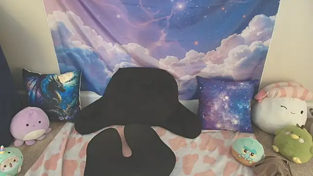Snapshot of MilkyBunny chatting on April 13, 2026, 7:40 pm MilkyBunny online show from April 13, 2026, 7:40 pm