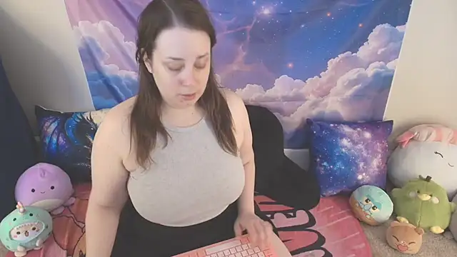 Snapshot of MilkyBunny chatting on April 3, 2026, 5:19 pm MilkyBunny online show from April 3, 2026, 5:19 pm