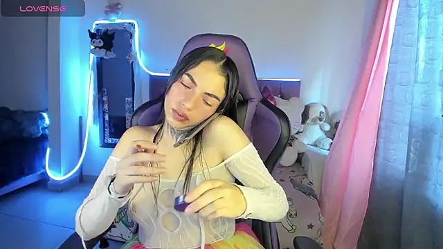 Snapshot of Alice_ch1 chatting on September 20, 2025, 6:35 pm Alice ch1 online show from September 20, 2025, 6:35 pm