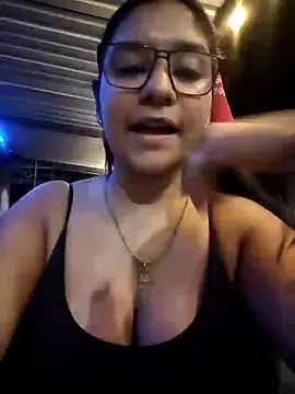 Sofythom1 online show from February 5, 2025, 4:06 am