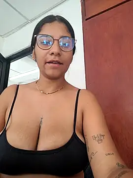 Snapshot of Sofythom1 chatting on July 5, 2026, 7:54 pm Sofythom1 online show from July 5, 2026, 7:54 pm
