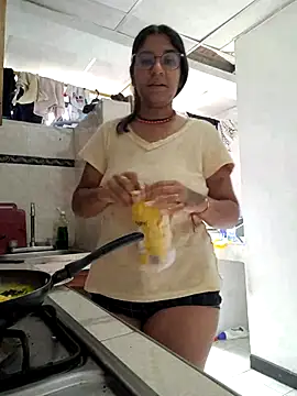 Snapshot of Sofythom1 chatting on June 21, 2026, 5:19 pm Sofythom1 online show from June 21, 2026, 5:19 pm