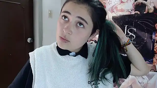 Snapshot of Nylaahh_ chatting on October 16, 2025, 7:11 pm Nylaahh online show from October 16, 2025, 7:11 pm