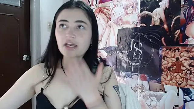 Snapshot of Nylaahh_ chatting on October 15, 2025, 7:22 pm Nylaahh online show from October 15, 2025, 7:22 pm