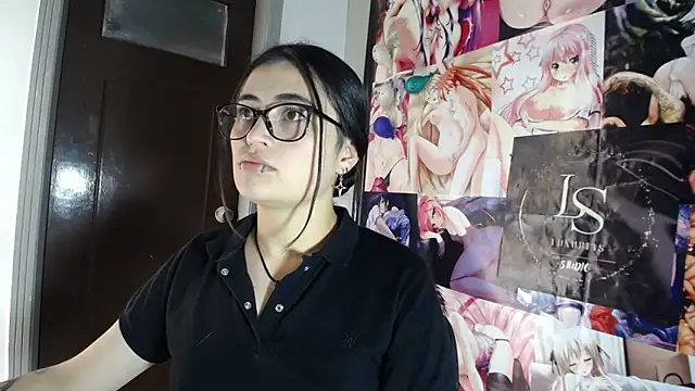 Snapshot of Nylaahh_ chatting on October 8, 2025, 7:36 pm Nylaahh online show from October 8, 2025, 7:36 pm