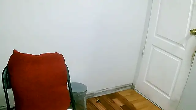 leona- online show from October 15, 2025, 11:46 pm