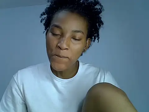 cute-alexis online show from September 18, 2025, 7:22 am