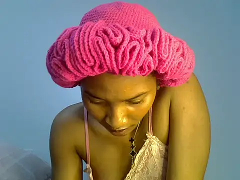 cute-alexis online show from November 18, 2025, 10:02 pm