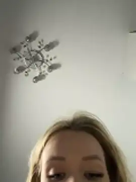 Snapshot of -RIVIERA- chatting on November 27, 2025, 10:37 am -RIVIERA- online show from November 27, 2025, 10:37 am