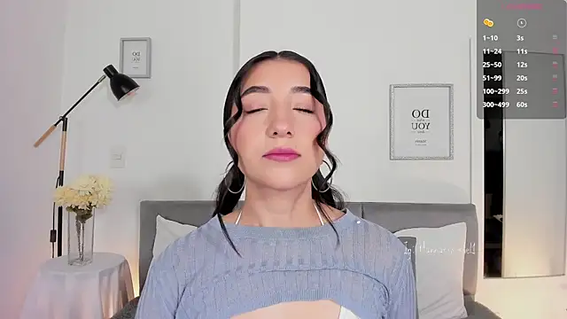 Snapshot of Hannaos chatting on November 28, 2025, 10:59 am Hannaos online show from November 28, 2025, 10:59 am