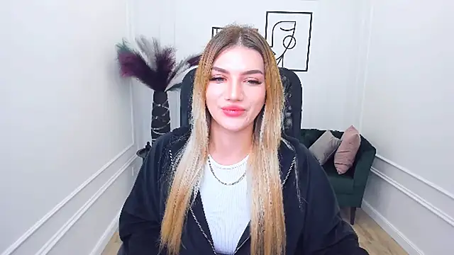 Snapshot of SelenaeMoore chatting on September 20, 2025, 7:30 pm SelenaeMoore online show from September 20, 2025, 7:30 pm