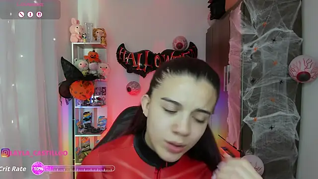 Snapshot of Layla_castilloo chatting on October 17, 2025, 2:19 pm Layla castilloo online show from October 17, 2025, 2:19 pm