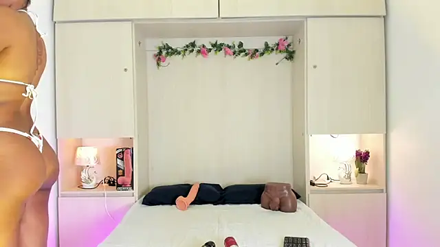 KendallRosse1 online show from December 5, 2025, 11:53 am