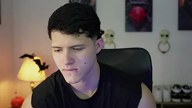 Hazzan Velez online show from November 7, 2025, 10:24 pm