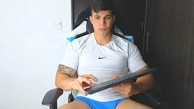 Ethanstill1 online show from December 13, 2024, 3:49 am