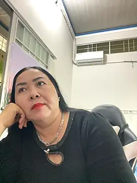 NDith online show from November 13, 2025, 9:02 am