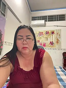 Snapshot of NDith chatting on May 3, 2026, 10:46 pm NDith online show from May 3, 2026, 10:46 pm