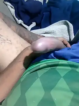 rique-23- online show from April 11, 2026, 6:32 am