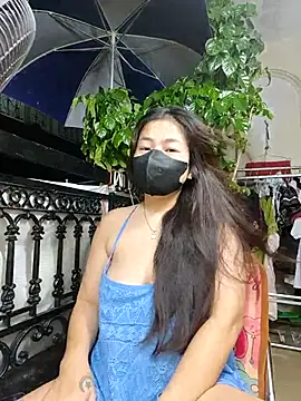 Snapshot of lyna_bl chatting on October 21, 2025, 12:48 pm lyna bl online show from October 21, 2025, 12:48 pm