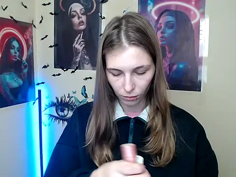 StrangerGi online show from October 28, 2025, 7:18 am