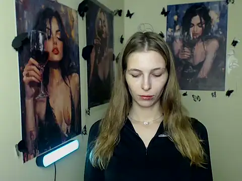 StrangerGi online show from November 8, 2025, 7:01 am